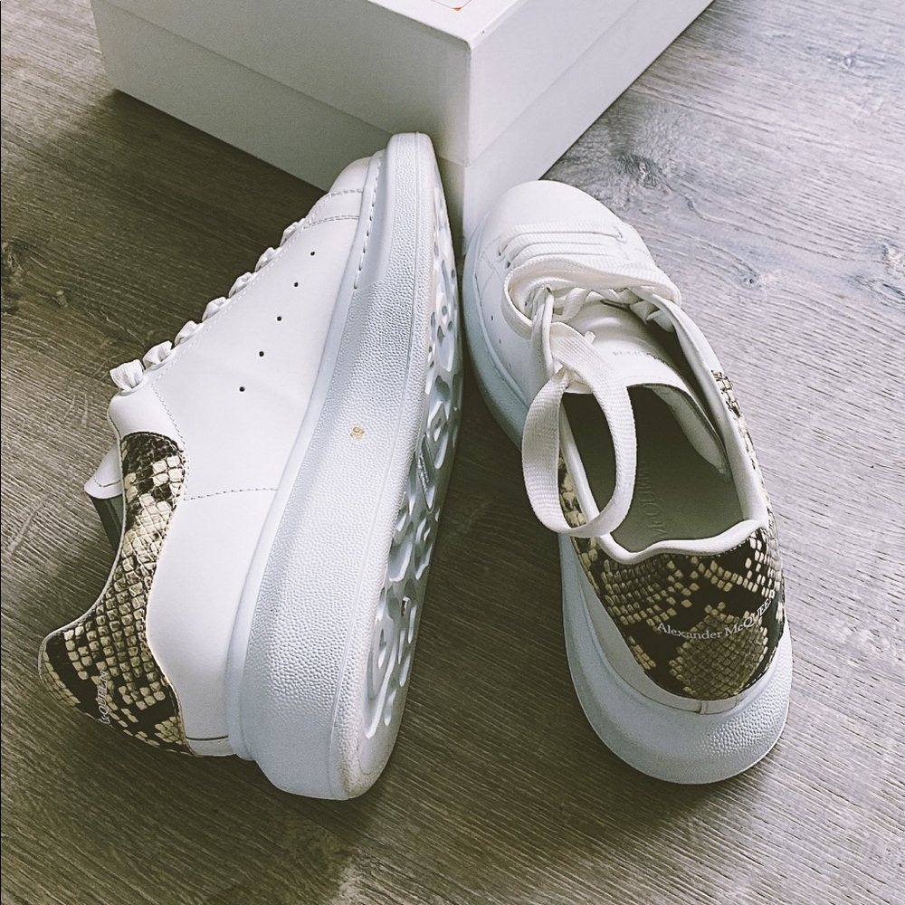 Alexander McQueen Oversized Sneaker in white python